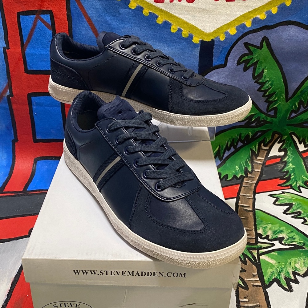 Steve Madden “Glen”